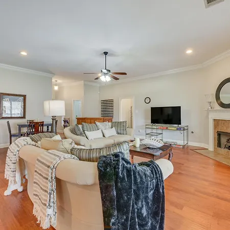 Spacious Zachary Home 12 Mi To Baton Rouge!